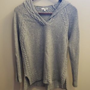 Hooded cable knit sweater💞